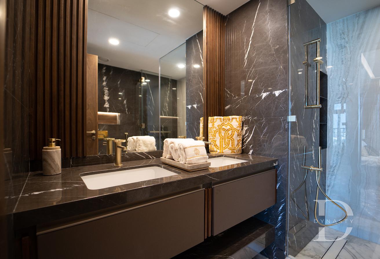 Exquisite Penthouse | Upgraded-Designer Furniture photo 21