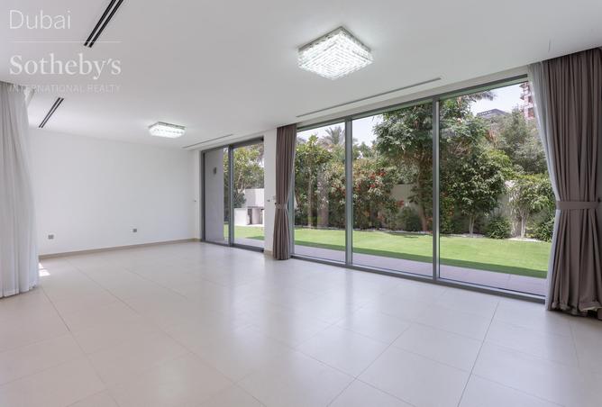 104121810 - Property Image 3
