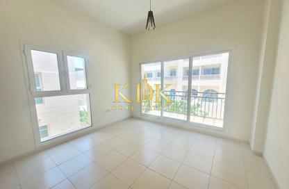 Villa - 3 - 5 for rent in La Residencia Del Sol - District 10 - Jumeirah Village Circle - Dubai Villa - 3 - 5 for rent in La Residencia Del Sol - District 10 - Jumeirah Village Circle - Dubai