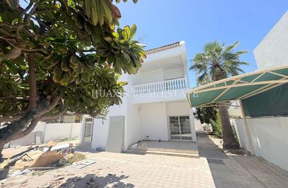Villa - 5 Bedrooms - 5 Bathrooms for rent in Umm Suqeim 1 Villas - Umm Suqeim 1 - Umm Suqeim - Dubai