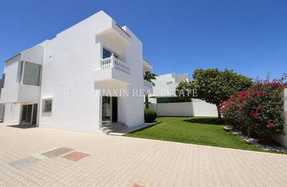 Villa - 5 Bedrooms - 5 Bathrooms for rent in Umm Suqeim 1 Villas - Umm Suqeim 1 - Umm Suqeim - Dubai