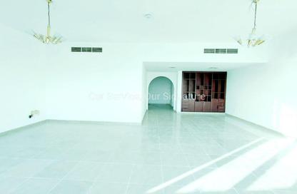 Apartment - 3 Bedrooms - 4 Bathrooms for rent in Al Mamzar Tower - Al Mamzar - Sharjah - Sharjah
