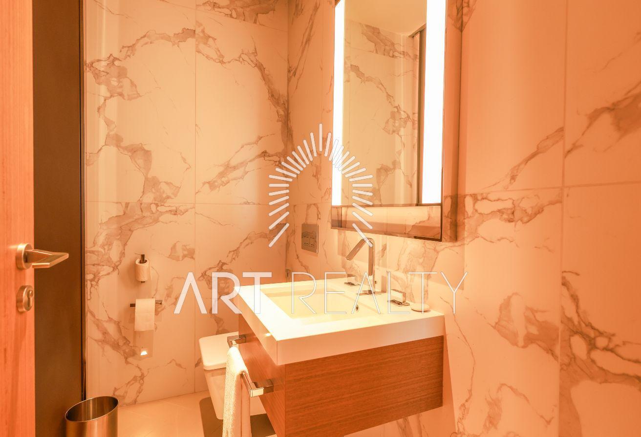 Full Burj Khalifa and Fountain View | Mid Floor photo 15