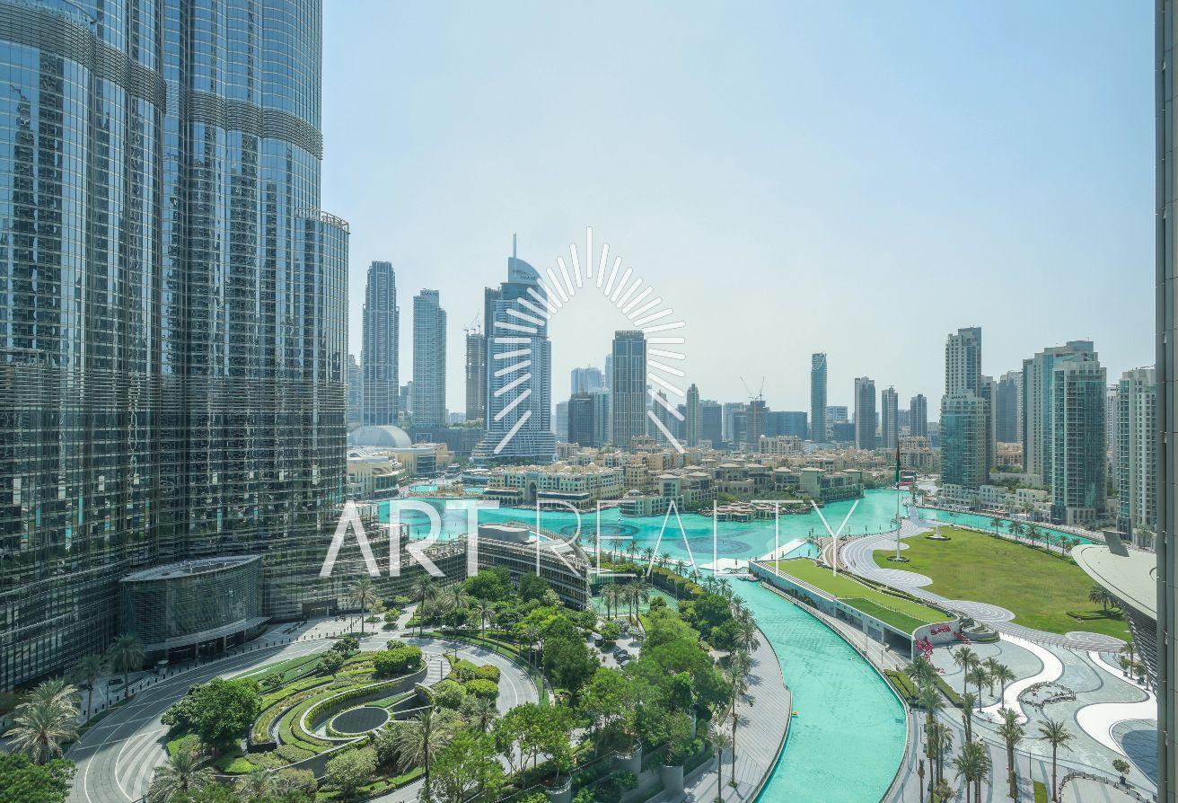 Full Burj Khalifa and Fountain View | Mid Floor photo 2