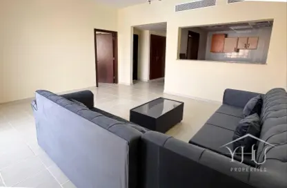 شقة - غرفة نوم - 2 حمامات للبيع في إس23 - طراز أسباني - المدينة العالمية - دبي