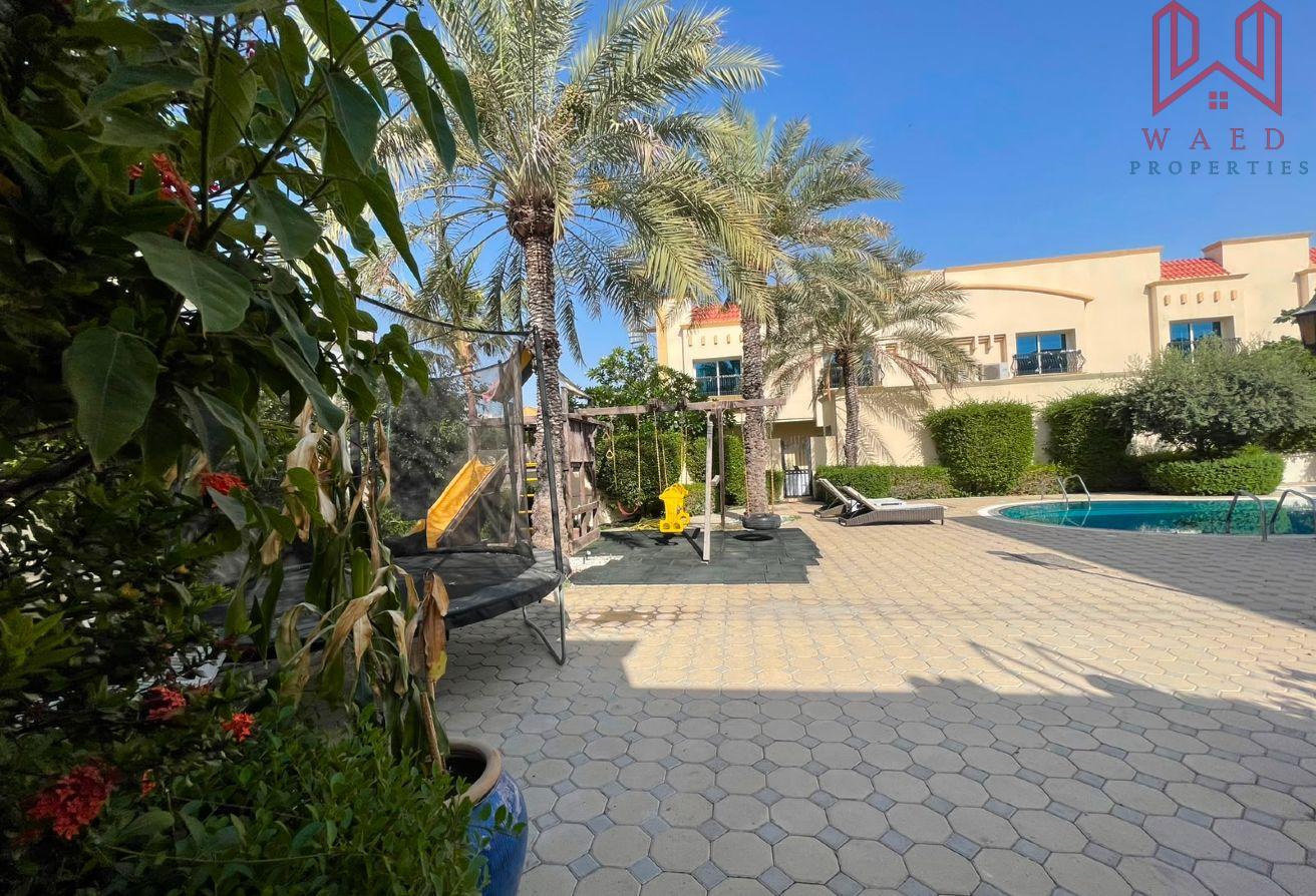 Ready to Move In |Prime Villa with Private Garden photo 4