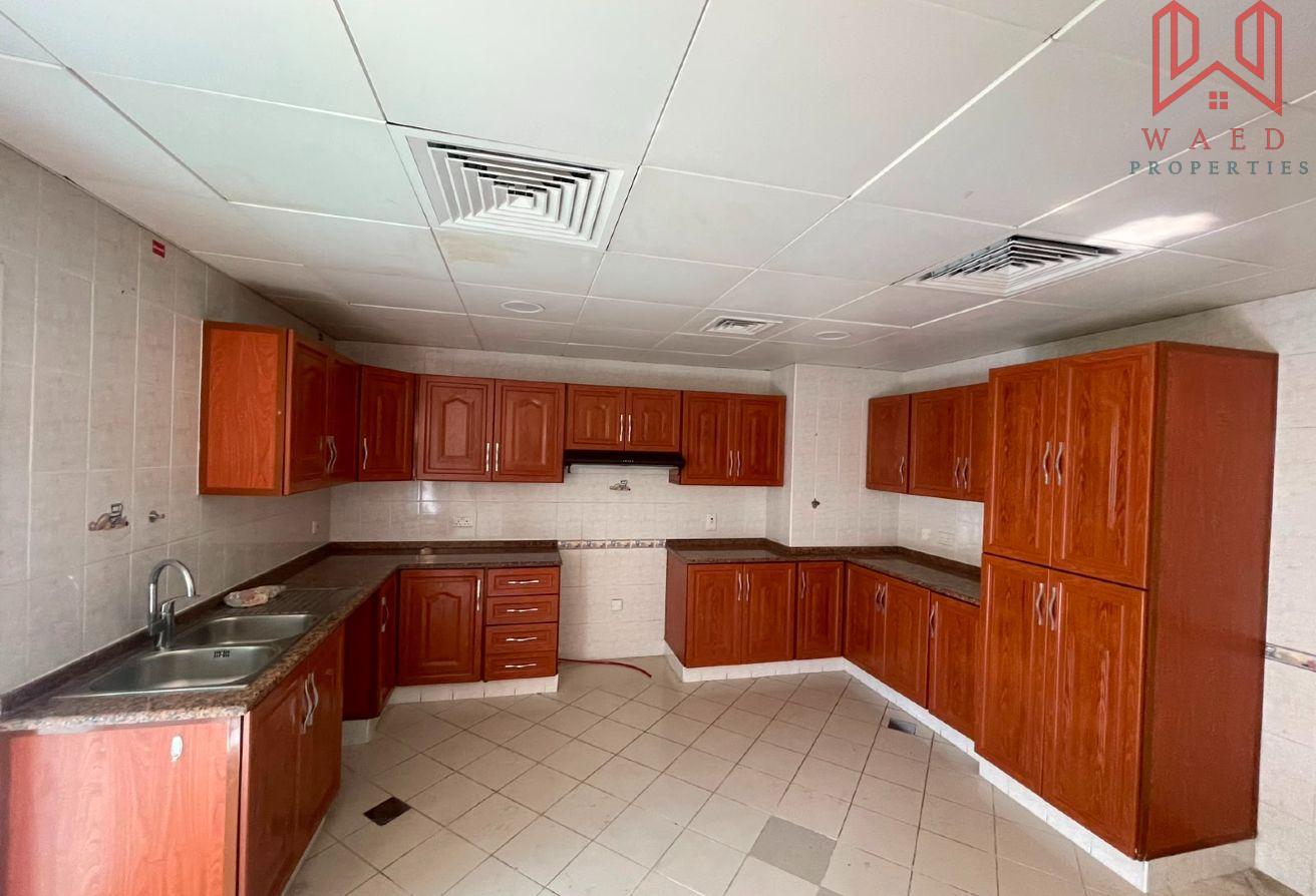 Ready to Move In |Prime Villa with Private Garden photo 12