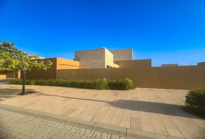 132000244 - Property Image 2