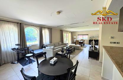 Villa - 3 Bedrooms - 4 Bathrooms for rent in District 6 - Jumeirah Park - Dubai