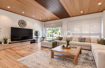 Villa - 5 - 5 for rent in Meadows 6 - Meadows - Dubai Villa - 5 - 5 for rent in Meadows 6 - Meadows - Dubai