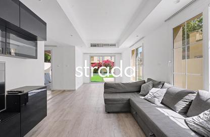 Villa - 2 Bedrooms - 3 Bathrooms for rent in Springs 15 - The Springs - Dubai