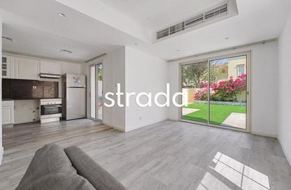 Villa - 2 Bedrooms - 3 Bathrooms for rent in Springs 15 - The Springs - Dubai