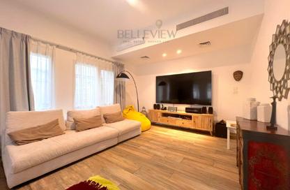 Villa - 5 - 6 for rent in Meadows 2 - Meadows - Dubai Villa - 5 - 6 for rent in Meadows 2 - Meadows - Dubai