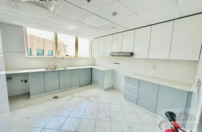 Apartment - 3 Bedrooms - 4 Bathrooms for rent in Muwaileh 29 Building - Muwaileh - Sharjah