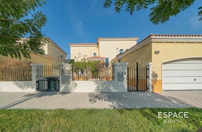 Villa - 3 - 4 for rent in District 5 - Jumeirah Park - Dubai