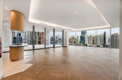 Apartment - 3 Bedrooms - 4 Bathrooms for sale in Jumeirah Living Business Bay - Business Bay - Dubai