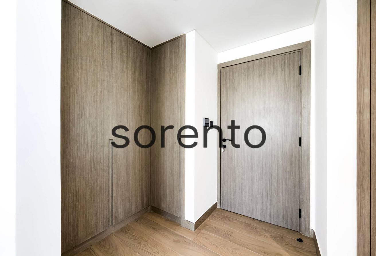 Single Row | 5 Bed Townhouse | End Unit photo 11