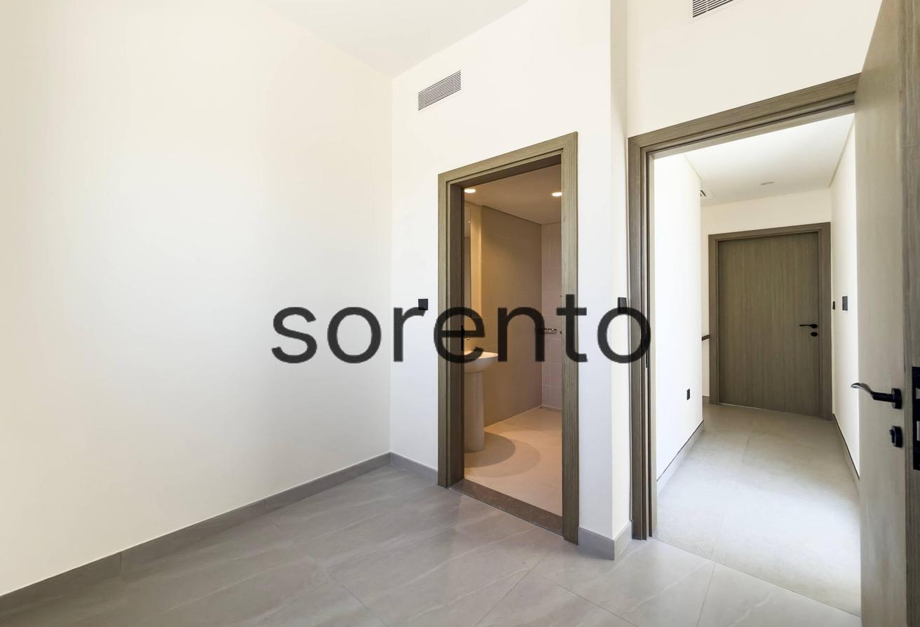 Single Row | 5 Bed Townhouse | End Unit photo 22