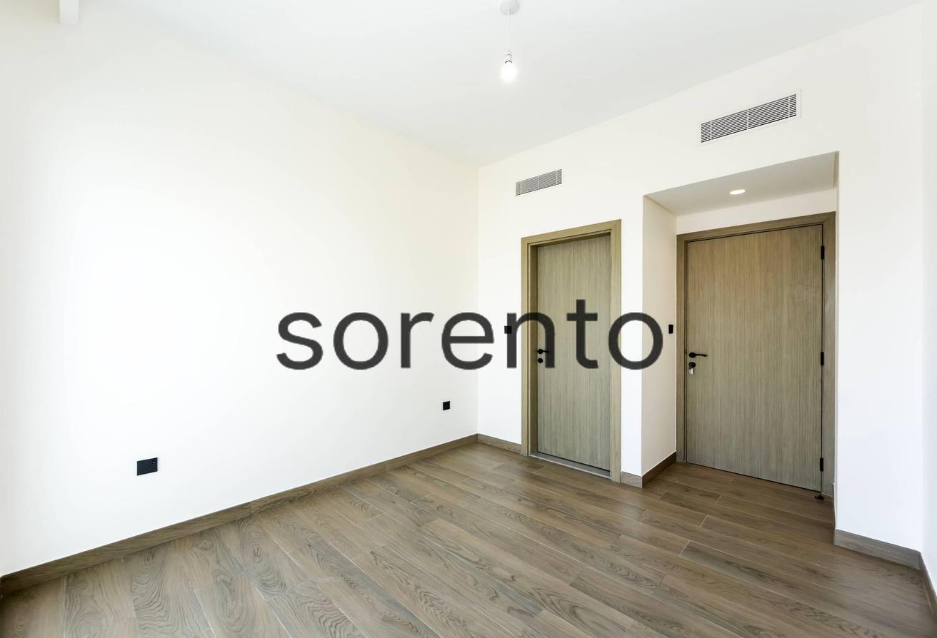 Single Row | 5 Bed Townhouse | End Unit photo 24