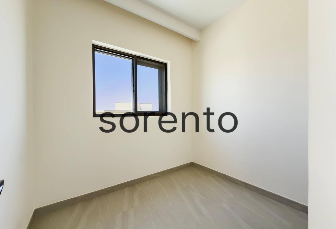 Single Row | 5 Bed Townhouse | End Unit photo 19