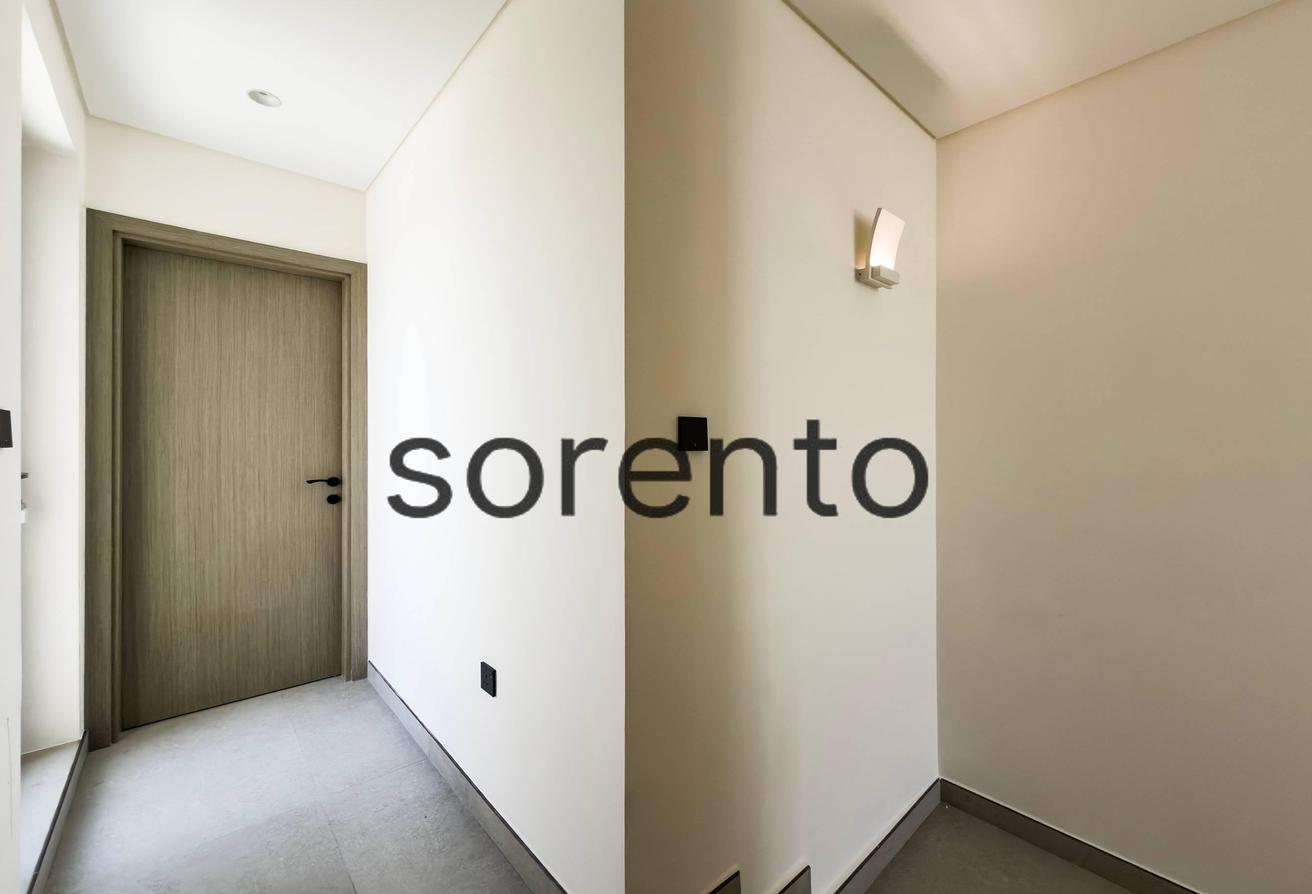 Single Row | 5 Bed Townhouse | End Unit photo 20