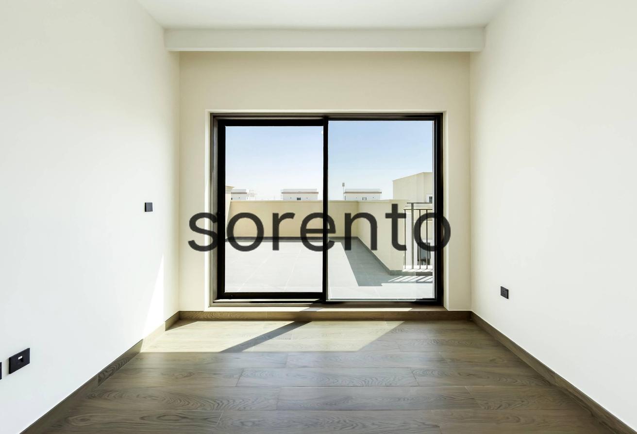 Single Row | 5 Bed Townhouse | End Unit photo 23