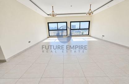 Apartment - 3 - 4 for rent in Al Hudaiba Mall - Al Hudaiba - Bur Dubai - Dubai