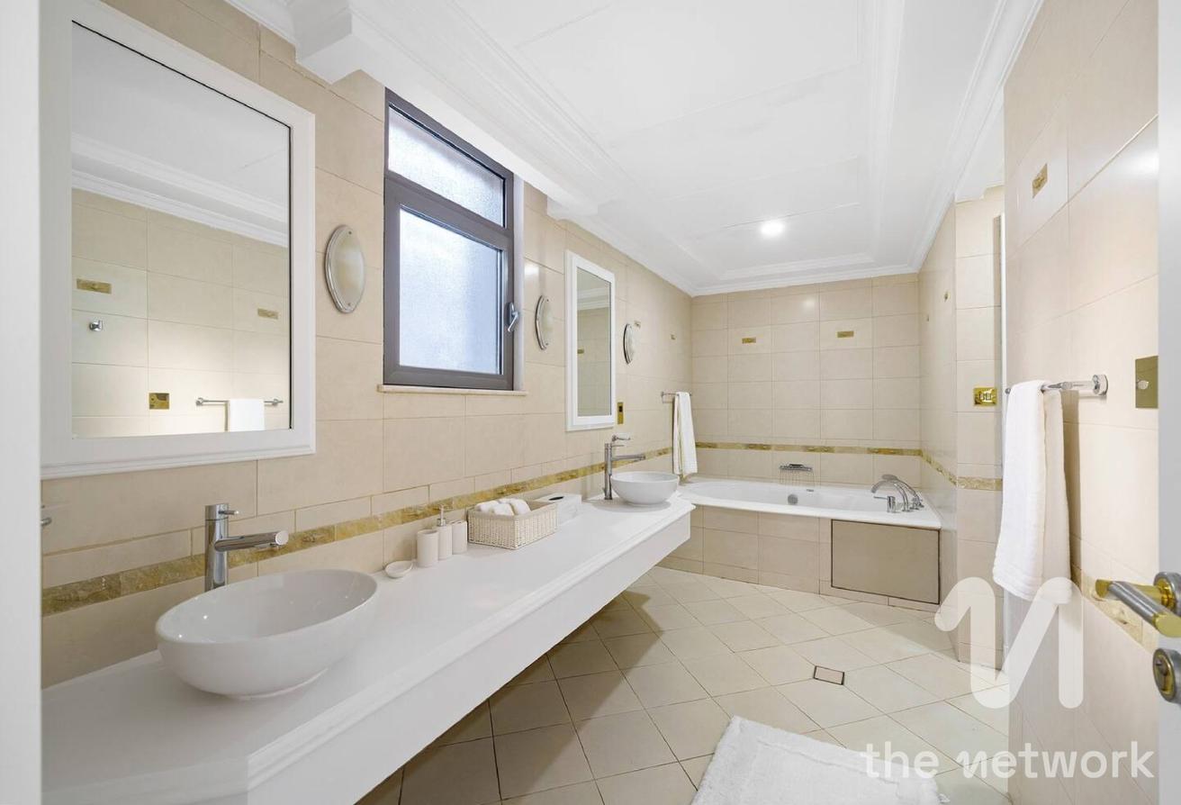 Upgraded Garden Home | 4 Beds | Furnished photo 9