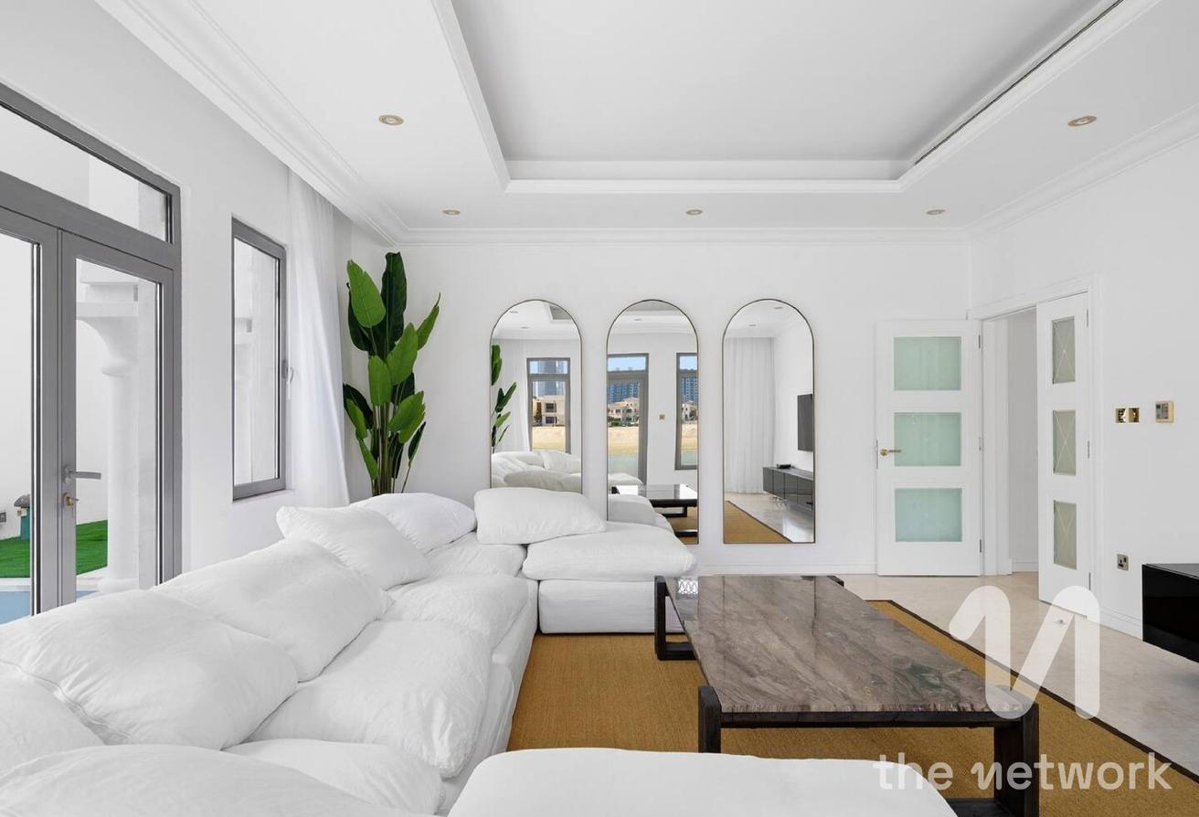 Upgraded Garden Home | 4 Beds | Furnished photo 4