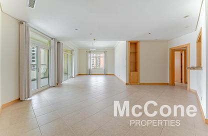 Apartment - 5 Bedrooms - 4 Bathrooms for rent in Al Das - Shoreline Apartments - Palm Jumeirah - Dubai