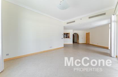 Apartment - 5 Bedrooms - 4 Bathrooms for rent in Al Das - Shoreline Apartments - Palm Jumeirah - Dubai
