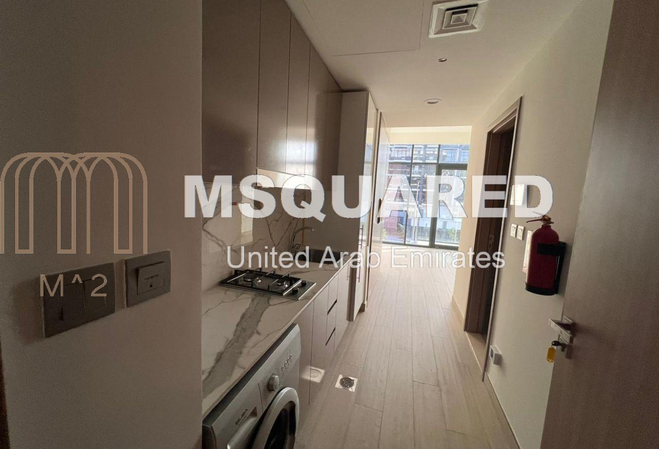 ready to move | Spacious Unit | Community View photo 2