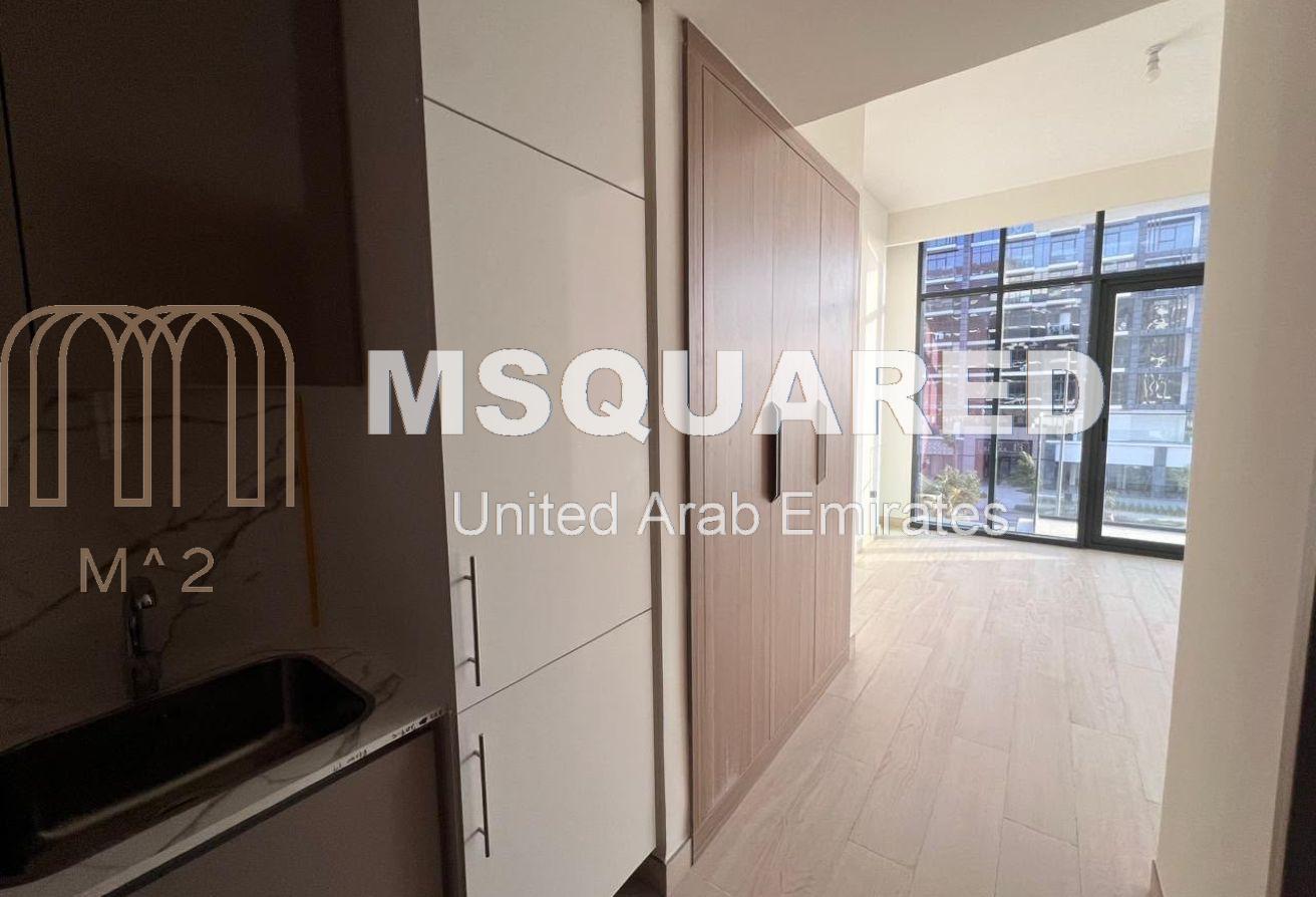 ready to move | Spacious Unit | Community View photo 4