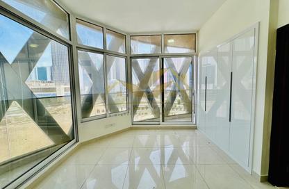 Apartment - 1 Bedroom - 2 Bathrooms for rent in Jumeirah Garden City - Al Satwa - Dubai