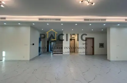 Villa - 5 Bedrooms - 6 Bathrooms for rent in Al Rashidiya - Dubai