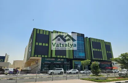 Retail - Studio - 3 Bathrooms for rent in Al Manara - Dubai