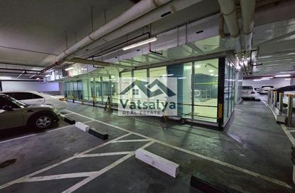 Retail - Studio - 3 Bathrooms for rent in Al Manara - Dubai