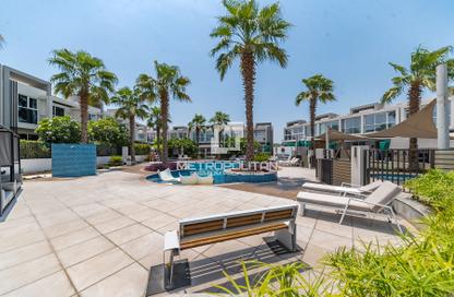 Villa - 3 Bedrooms - 5 Bathrooms for rent in Royal Park - Jumeirah Park - Dubai Villa - 3 Bedrooms - 5 Bathrooms for rent in Royal Park - Jumeirah Park - Dubai