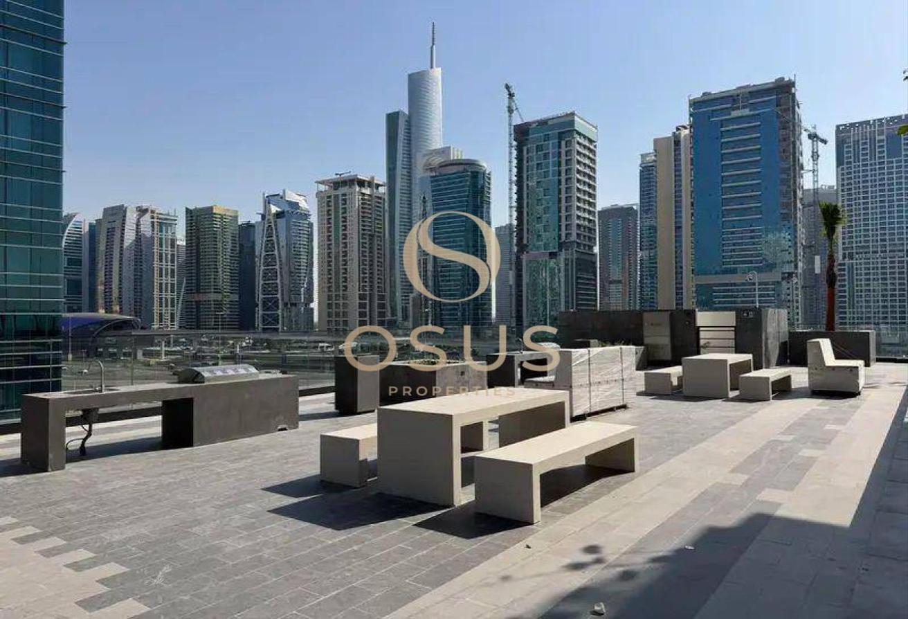 Spacious | Prime Location | Partial Canal View photo 8