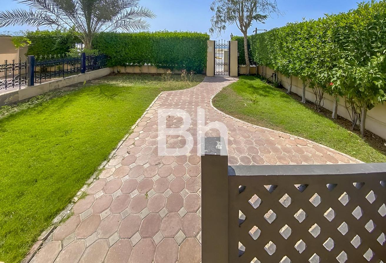 Beach Front | 3 Bedroom Duplex | Garden photo 11