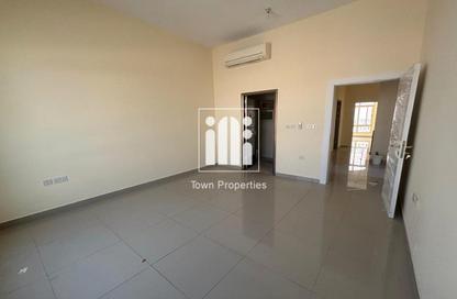Villa - 5 Bedrooms - 5 Bathrooms for rent in Shakhbout City - Abu Dhabi