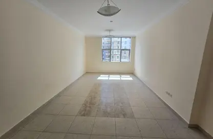 شقة - 2 غرف نوم - 3 حمامات للايجار في شارع التعاون الجديد - التعاون - الشارقة