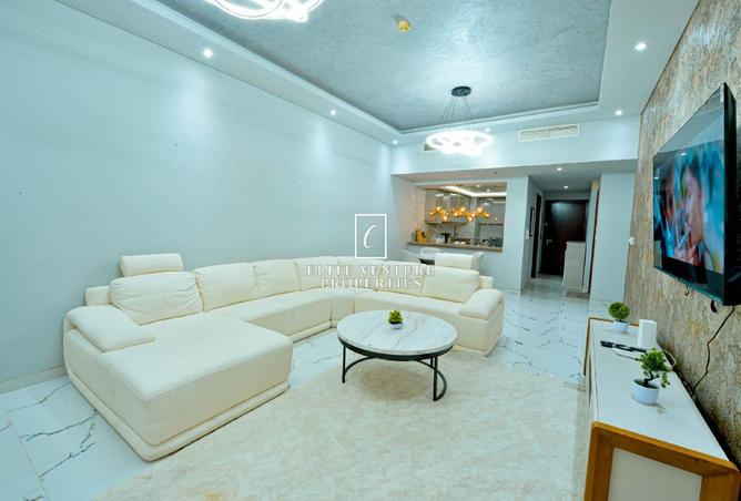 شهري مع الفواتير | سكن فاخر بغرفة نوم واحدة | مفروش بالكامل