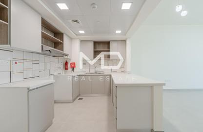 Apartment - 3 Bedrooms - 3 Bathrooms for rent in Reeman Living - Al Shamkha - Abu Dhabi Apartment - 3 Bedrooms - 3 Bathrooms for rent in Reeman Living - Al Shamkha - Abu Dhabi
