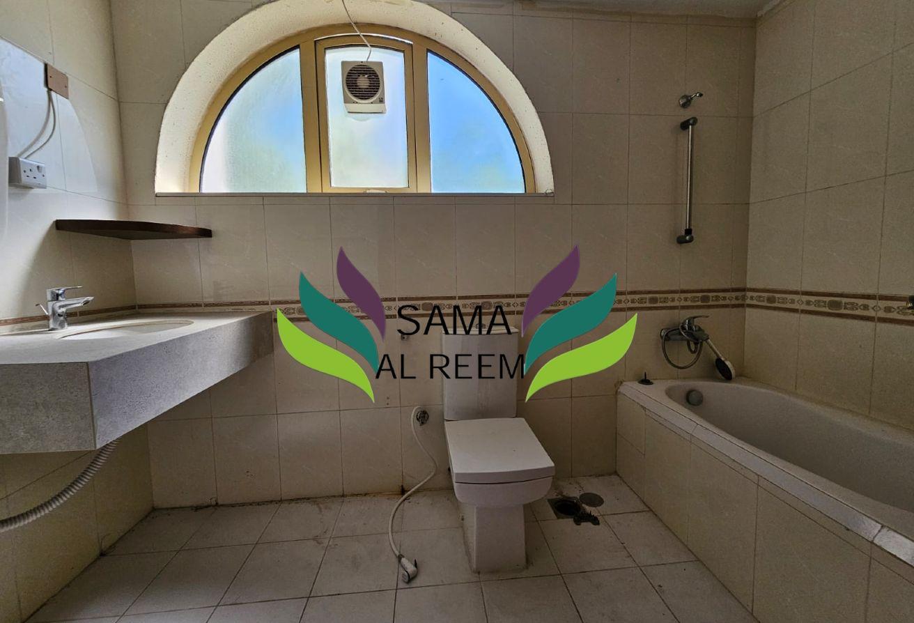 Spacious | 5 Bed+Maid Villa | Al Safa 1 photo 18
