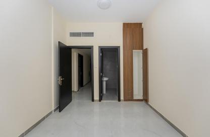 شقة - 2 غرف نوم - 2 حمامات للايجار في عمارة عزير - 3  الروضة - الروضة - عجمان