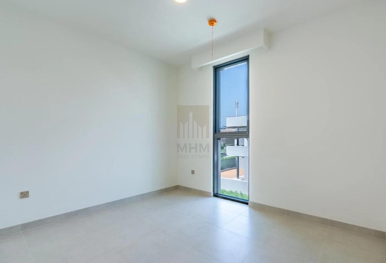Corner Unit | Single Row | Pool and Park Backing photo 17
