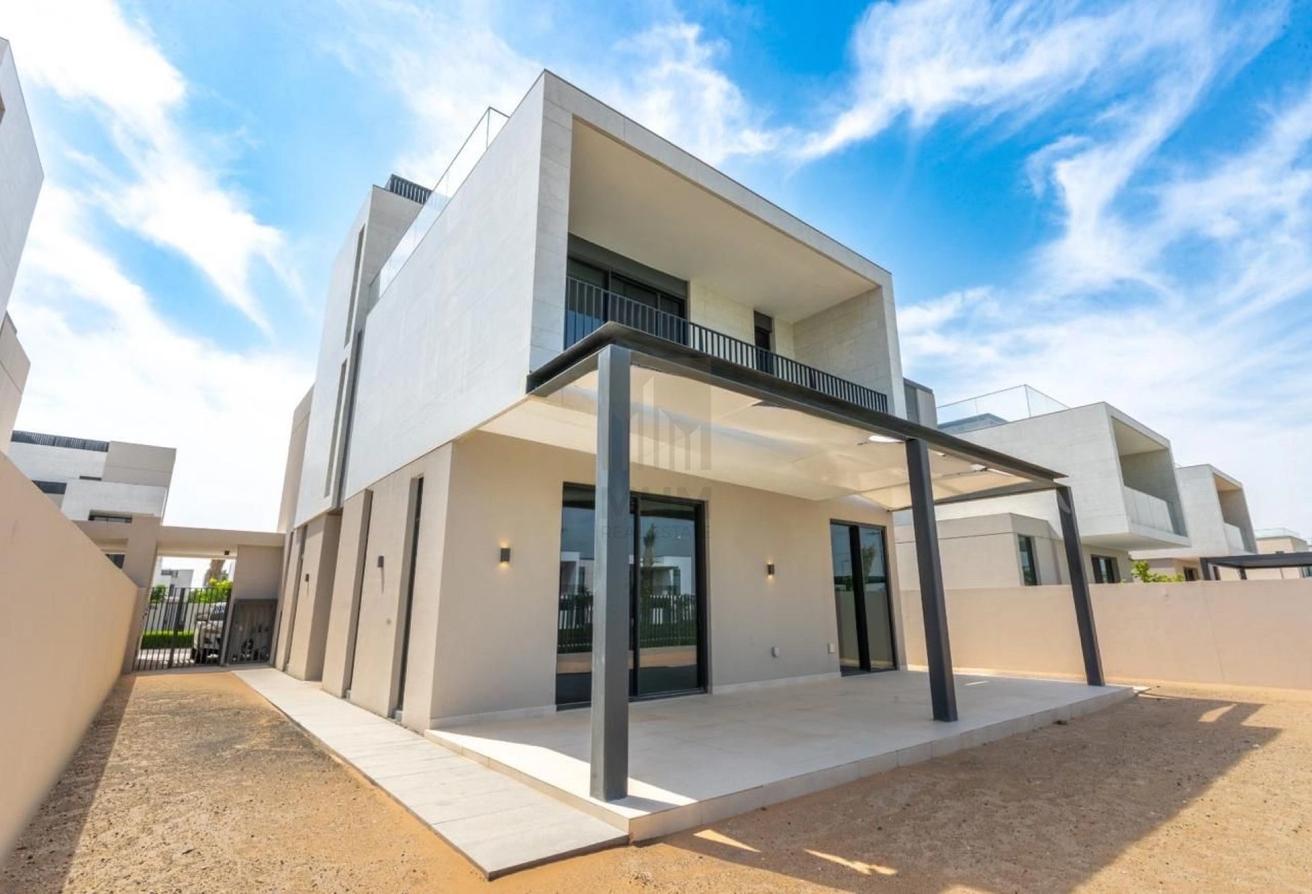 Corner Unit | Single Row | Pool and Park Backing photo 16