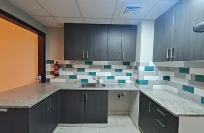 شقة - غرفة نوم - 2 حمامات للايجار في شقق حديقة الزاهية - الزاهية - تجارية مويلح - الشارقة