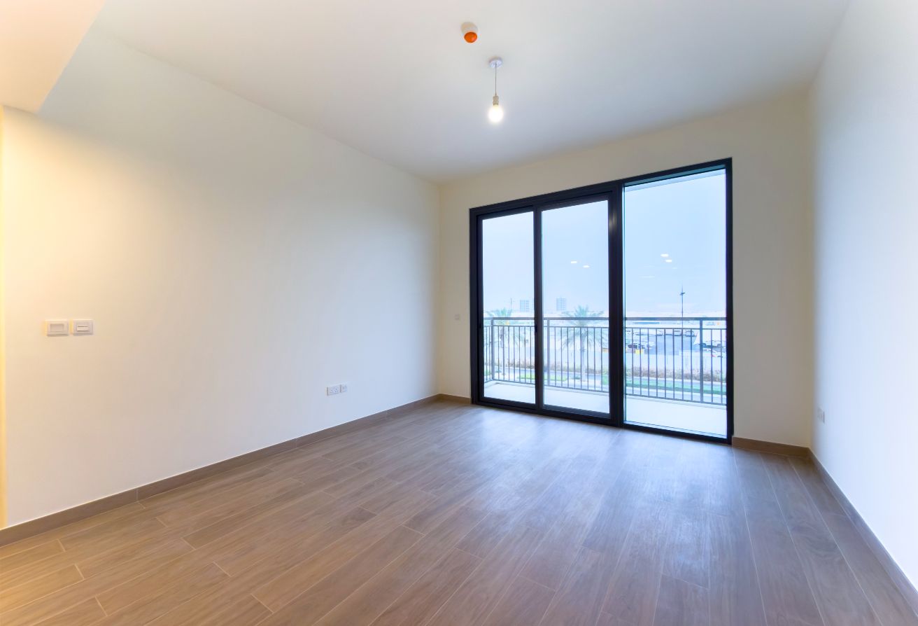 1 bedroom apartment in Holland Gardens, Town Square: 5